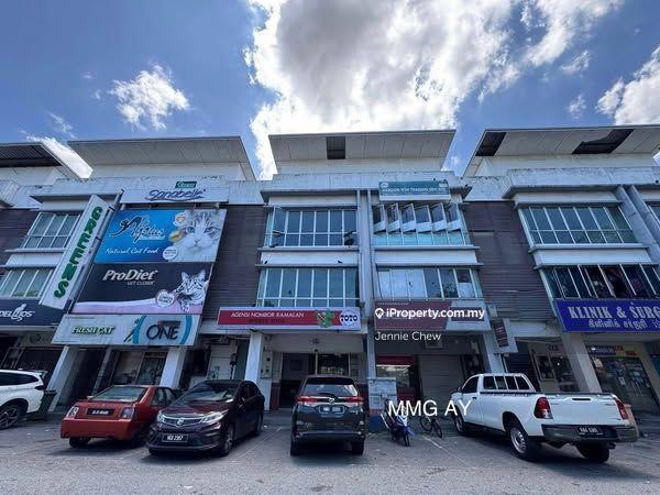 Facing road Kapar Klang 3sty freehold shoplot tenanted below market 