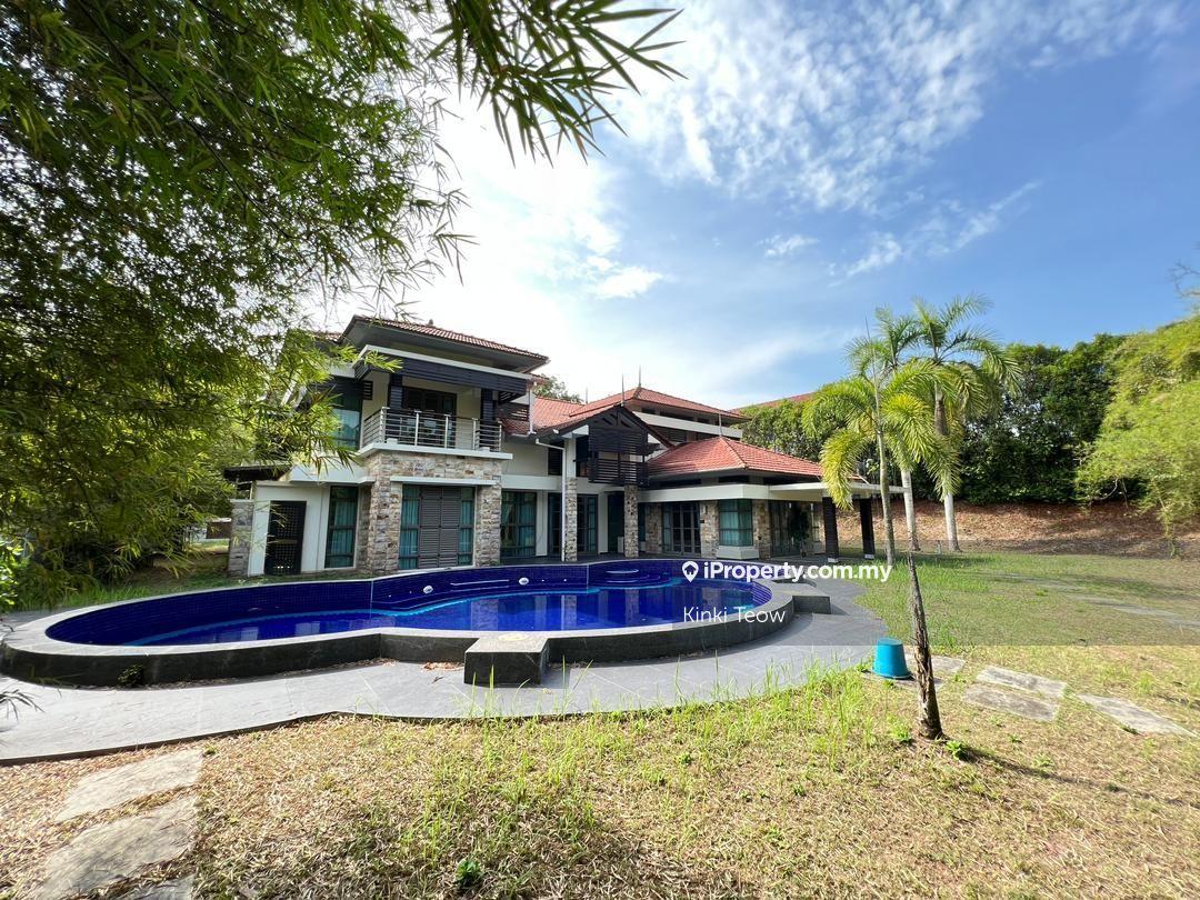 Ledang Height Bungalow 