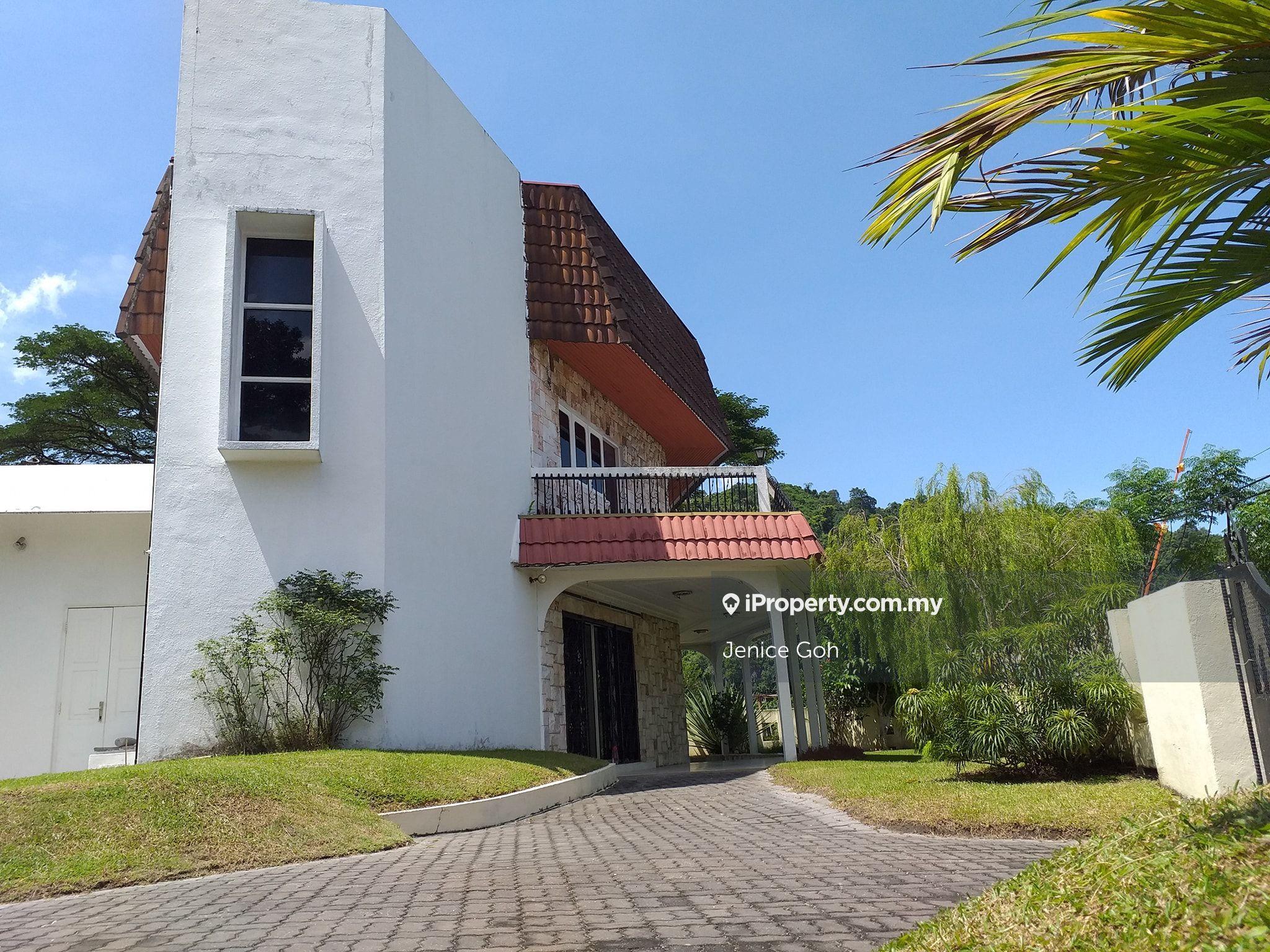 Exclusive located at the frindge of Ipoh Town Bunglow for sale