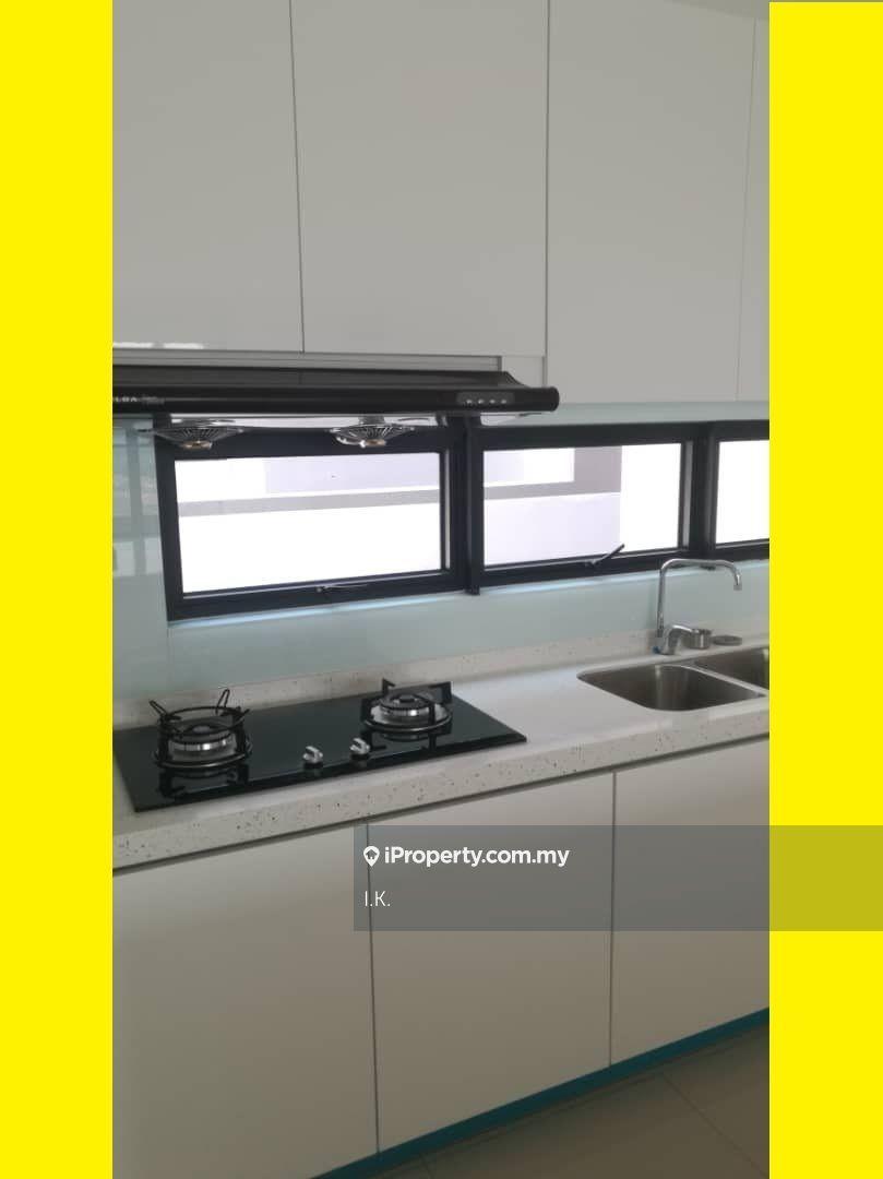 Limited Private Lift Paragon 3, Condominium Seri Kembangan, Selangor