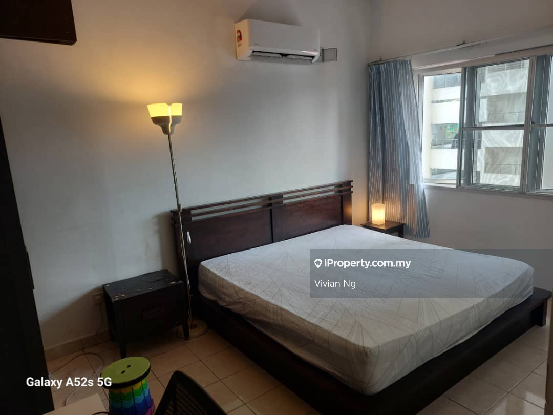 Male Master Room For Rent