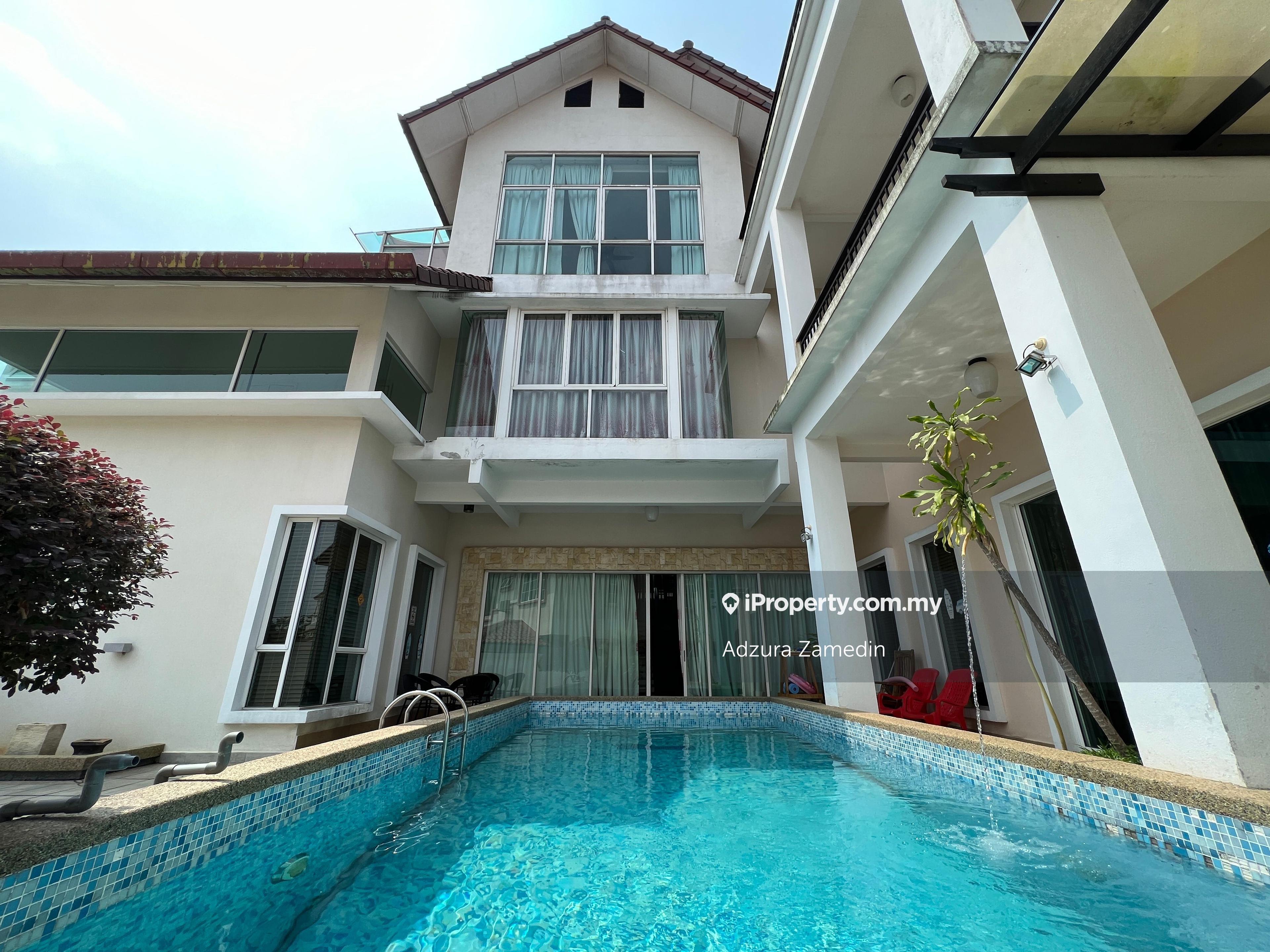 Big Built Up 2.5 Storey Bungalow with Pool Country Heights, Kajang