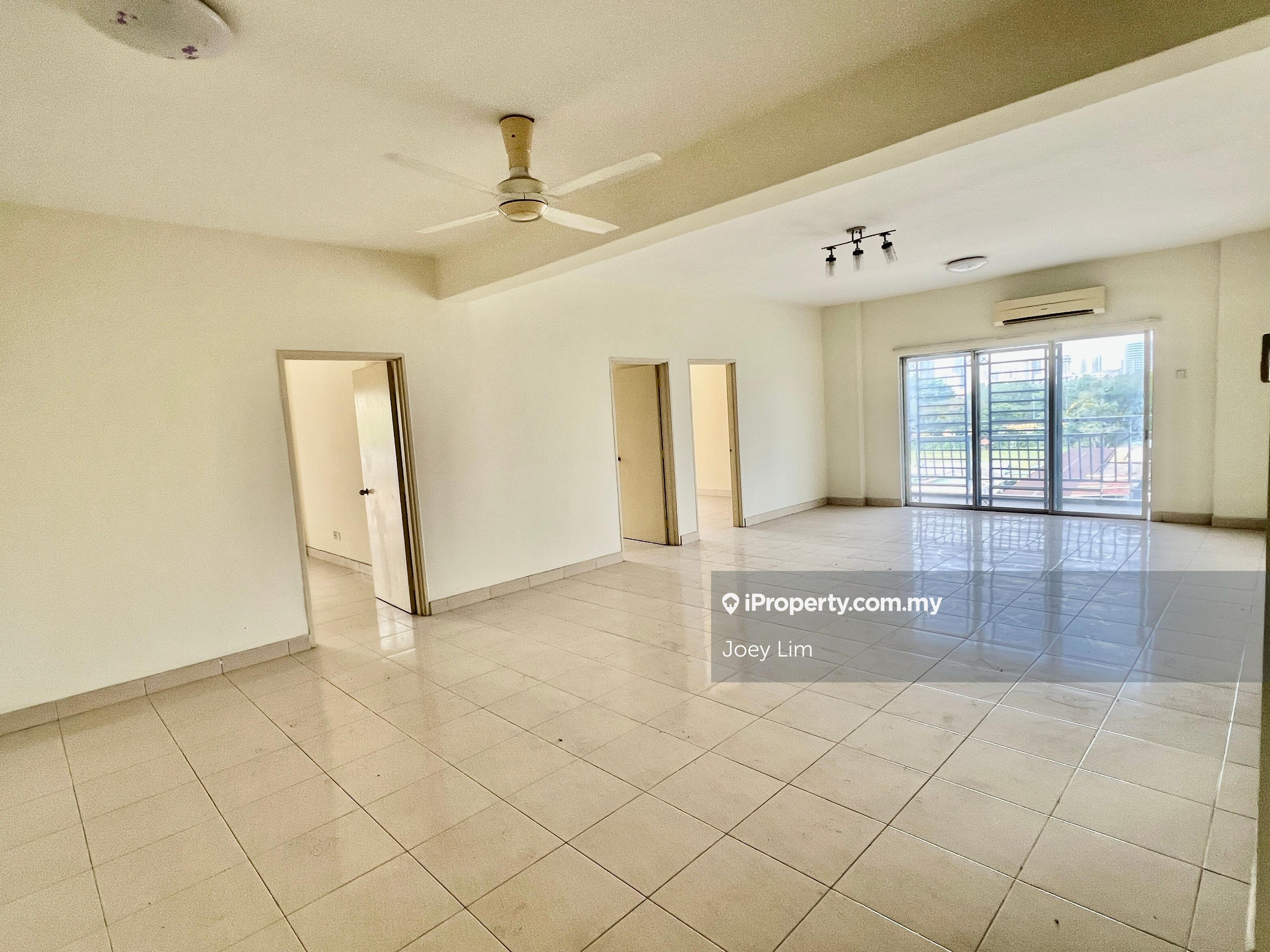 Unit come with 3 carpark, 2 balcony