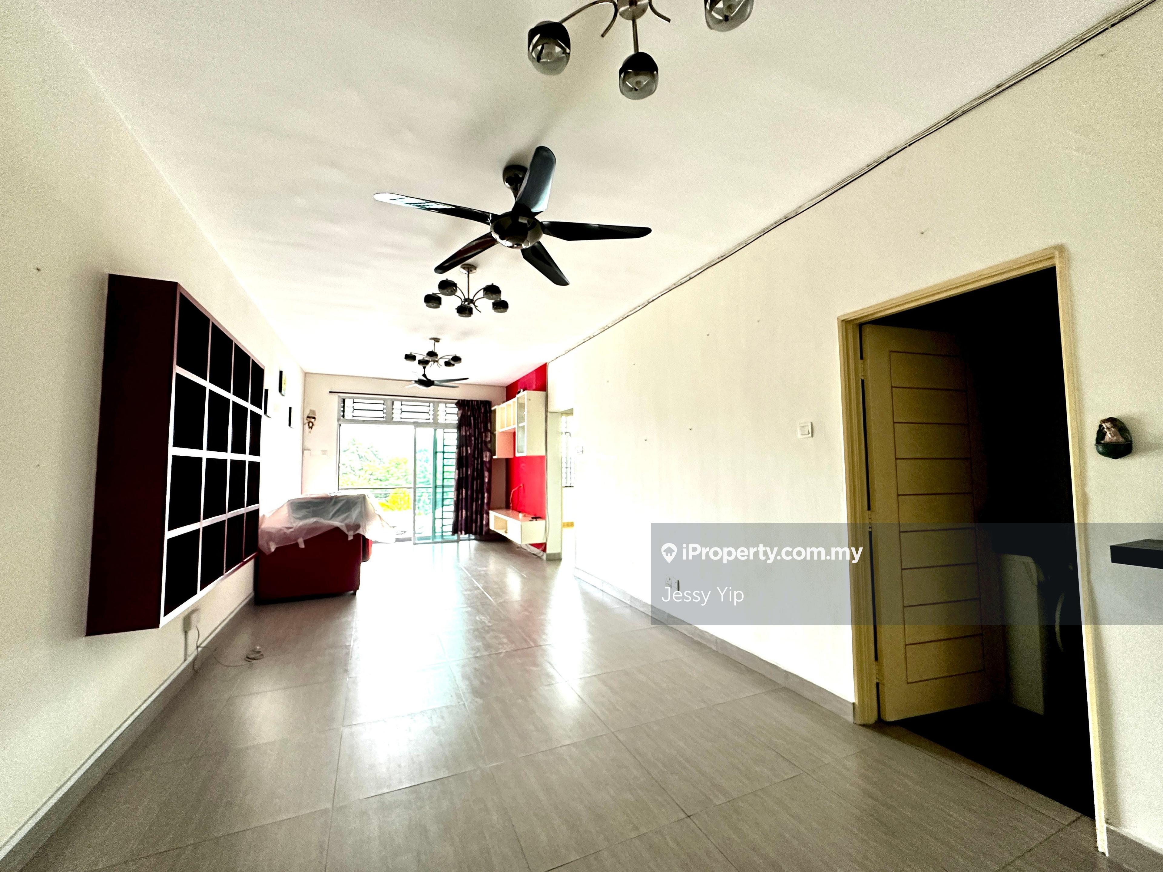 East Bay 3 Rooms Partial furnished - renovated