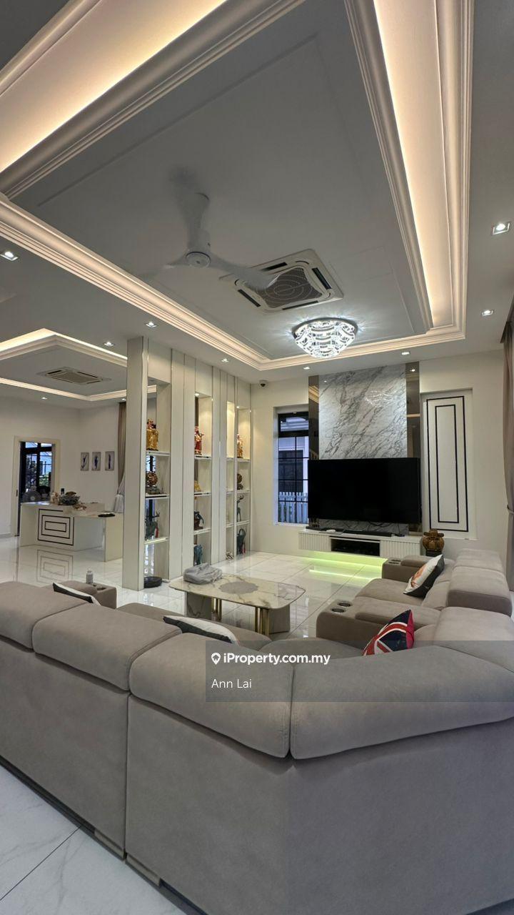 Fully Renovated & Furnished-Freehold-24 Hrs Gated & Guarded-Unblock