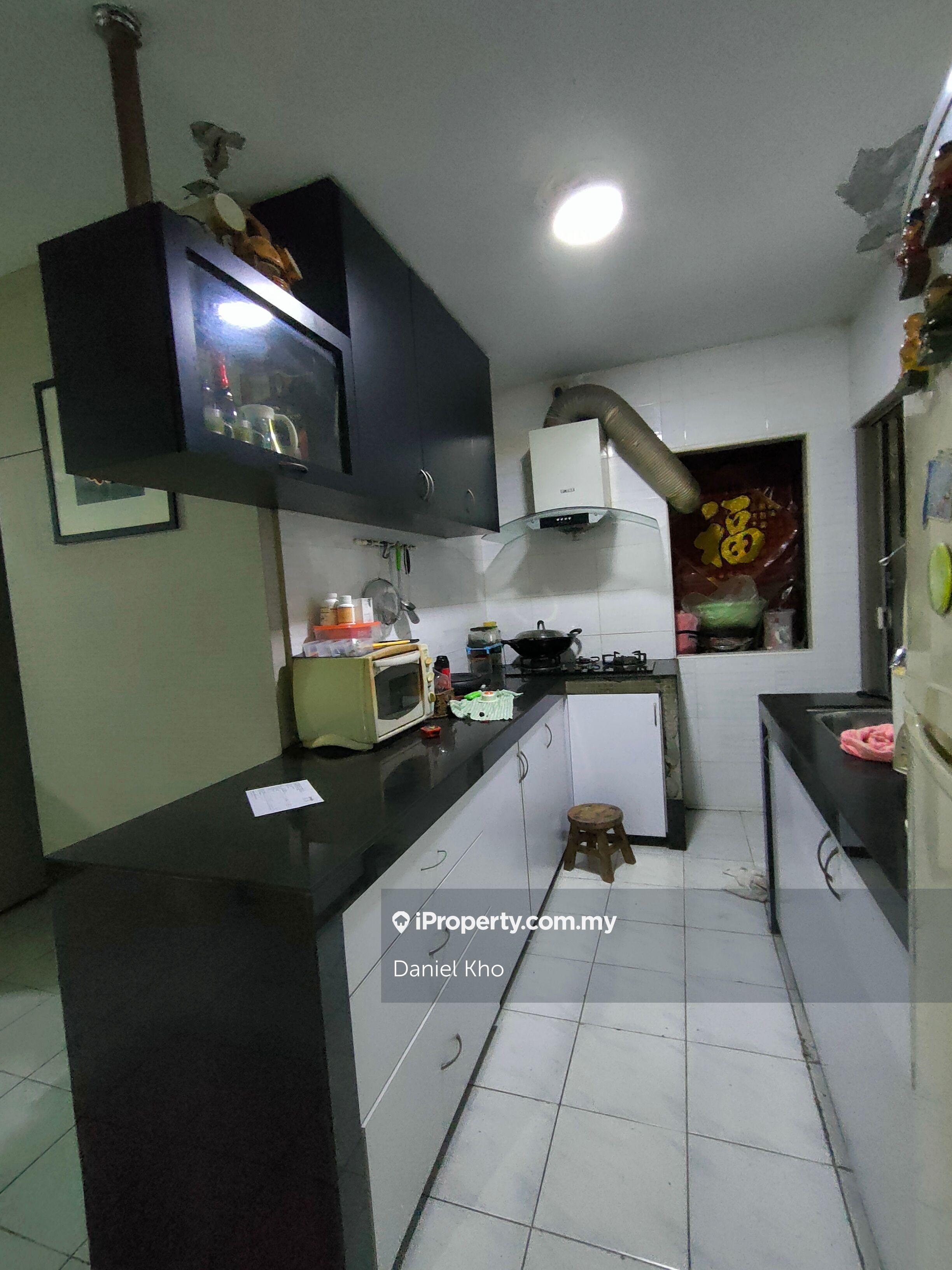 Walking distance to Mrt Station Damansara Damai