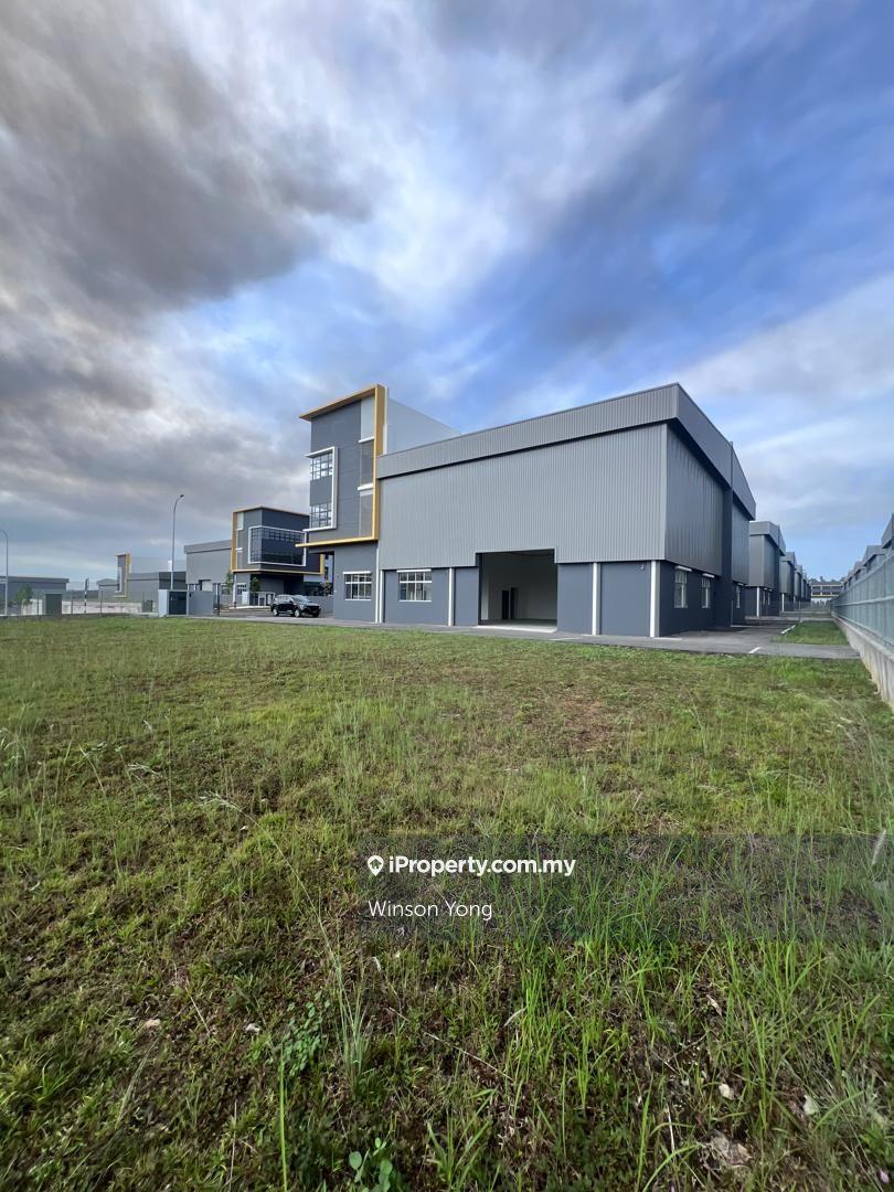 New Semi-D Factory with Extra Land For Rent