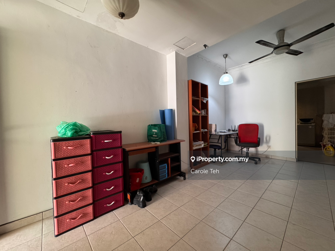 Zone P, Freehold 2 Storey Terrace for Sale