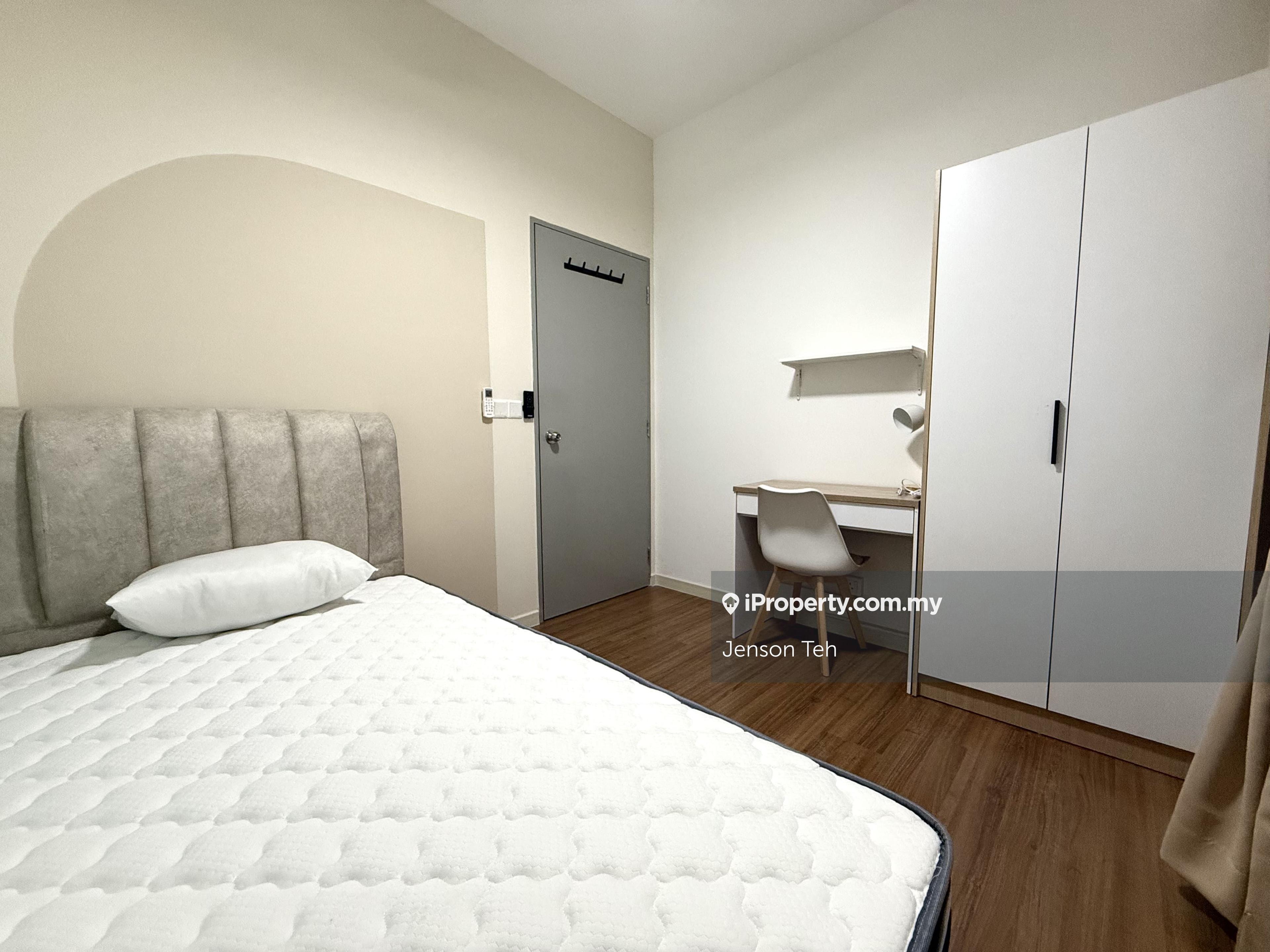 Fully Furnished Small Room, 1st Sept Move In, Walk to MRT LRT Maluri 