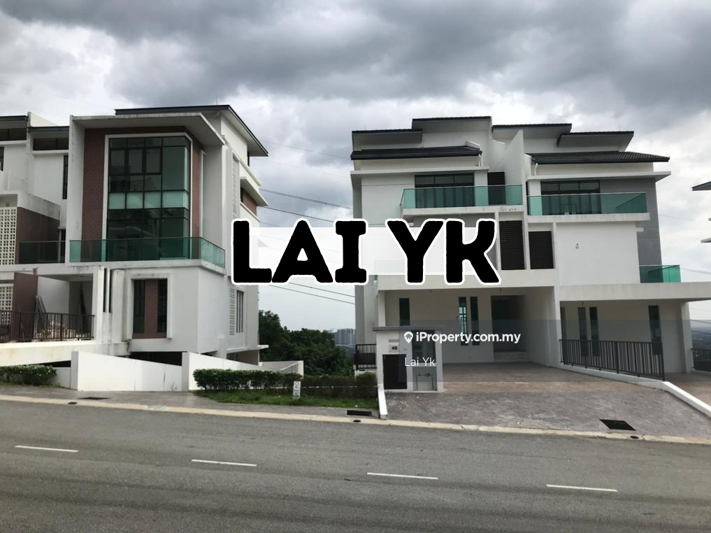 Semi-D house for Sale