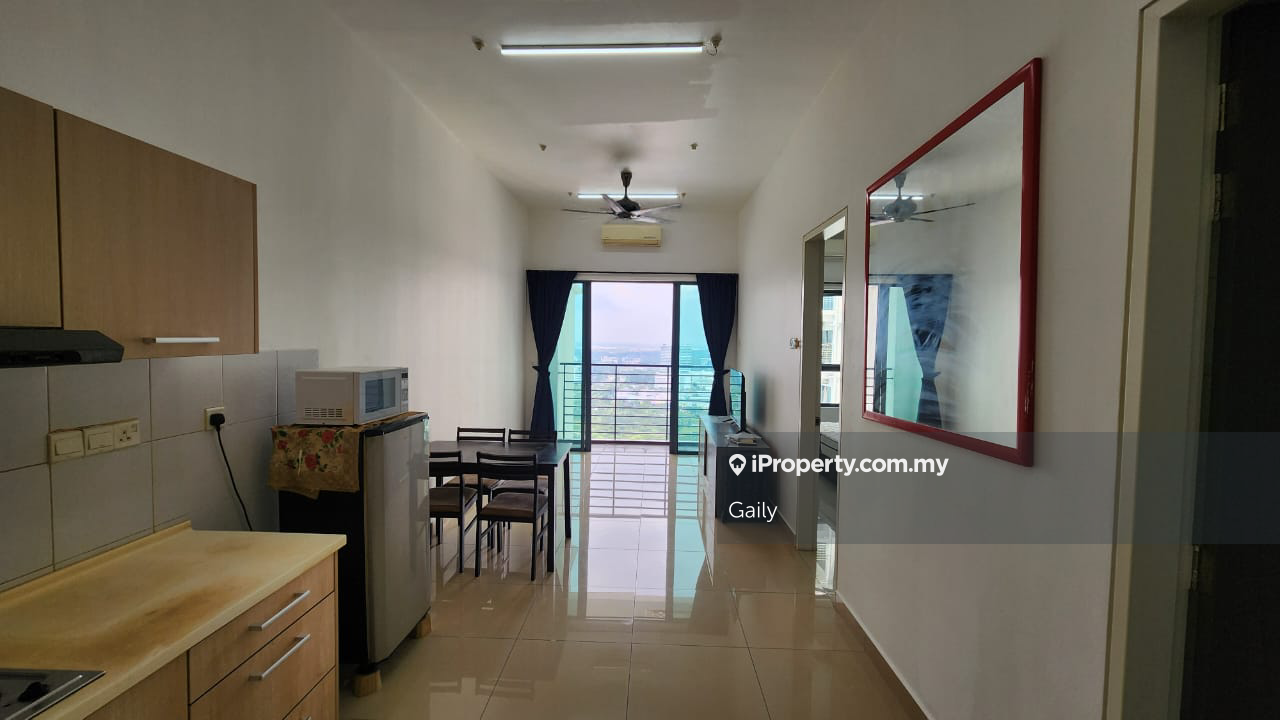 The most central condo with mall below near bus stop,school n garden