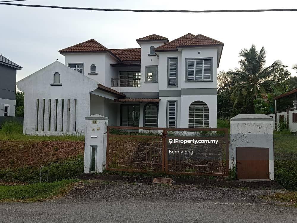 Bungalow corner lot 2 storey for sales