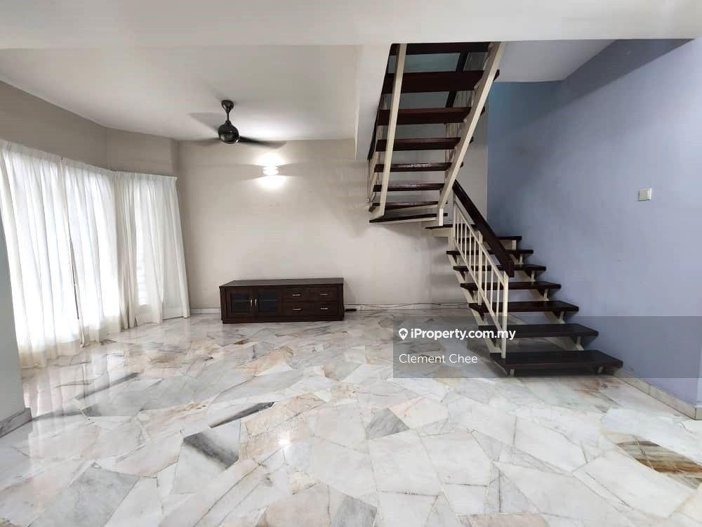 Pjs 10 Fully renovated double storey house for Sale