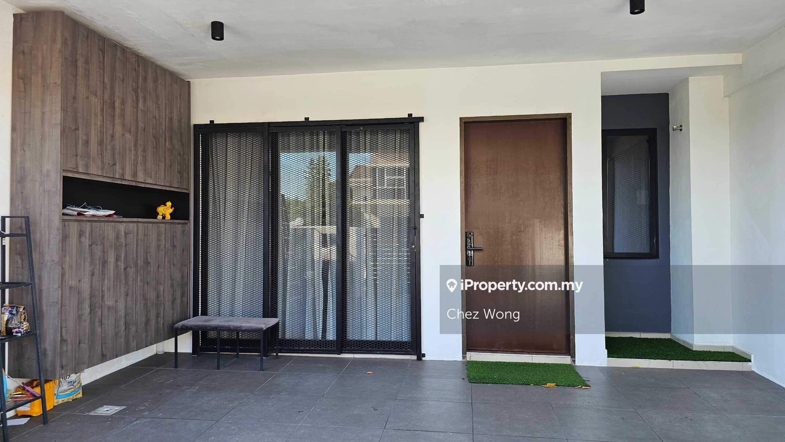 Fully Furnished 2-Storey 3 Beds 3 Baths for Sale Penduline Residence