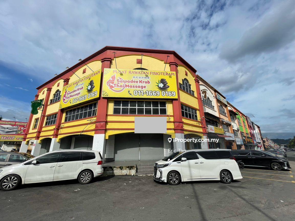 Rare corner , facing main road !