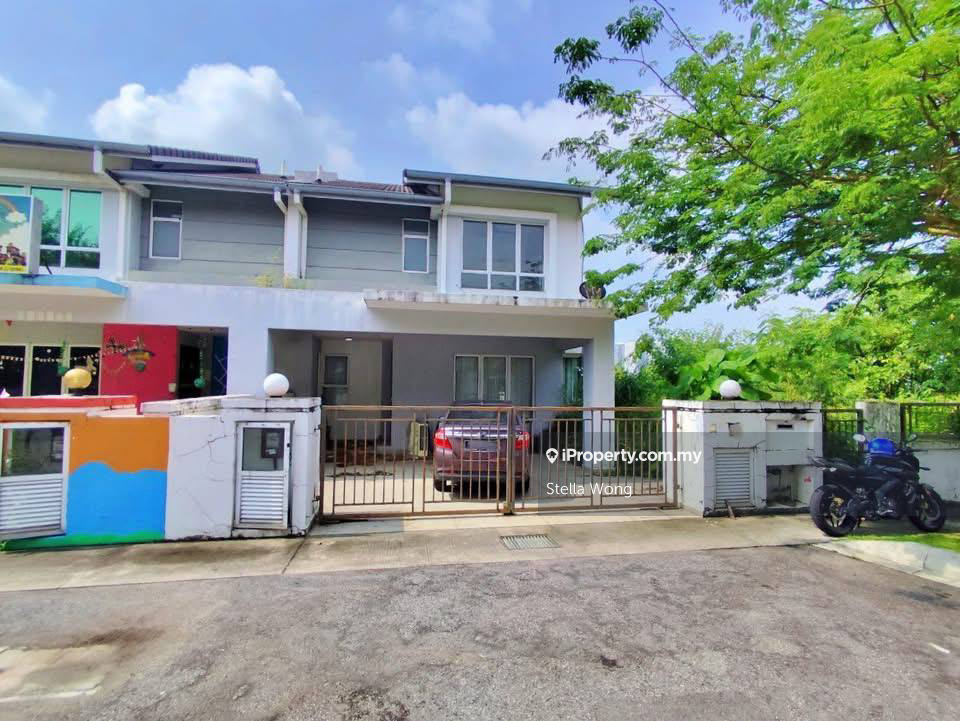 Endlot Semi D house in Taman Meranti Aman Puchong, Selangor