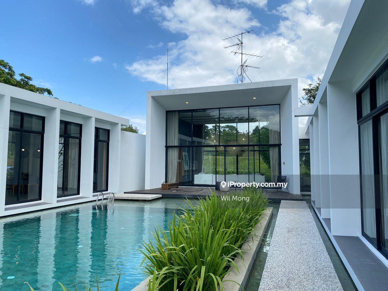 Expensive Bungalow Villa @ Leisure Farm