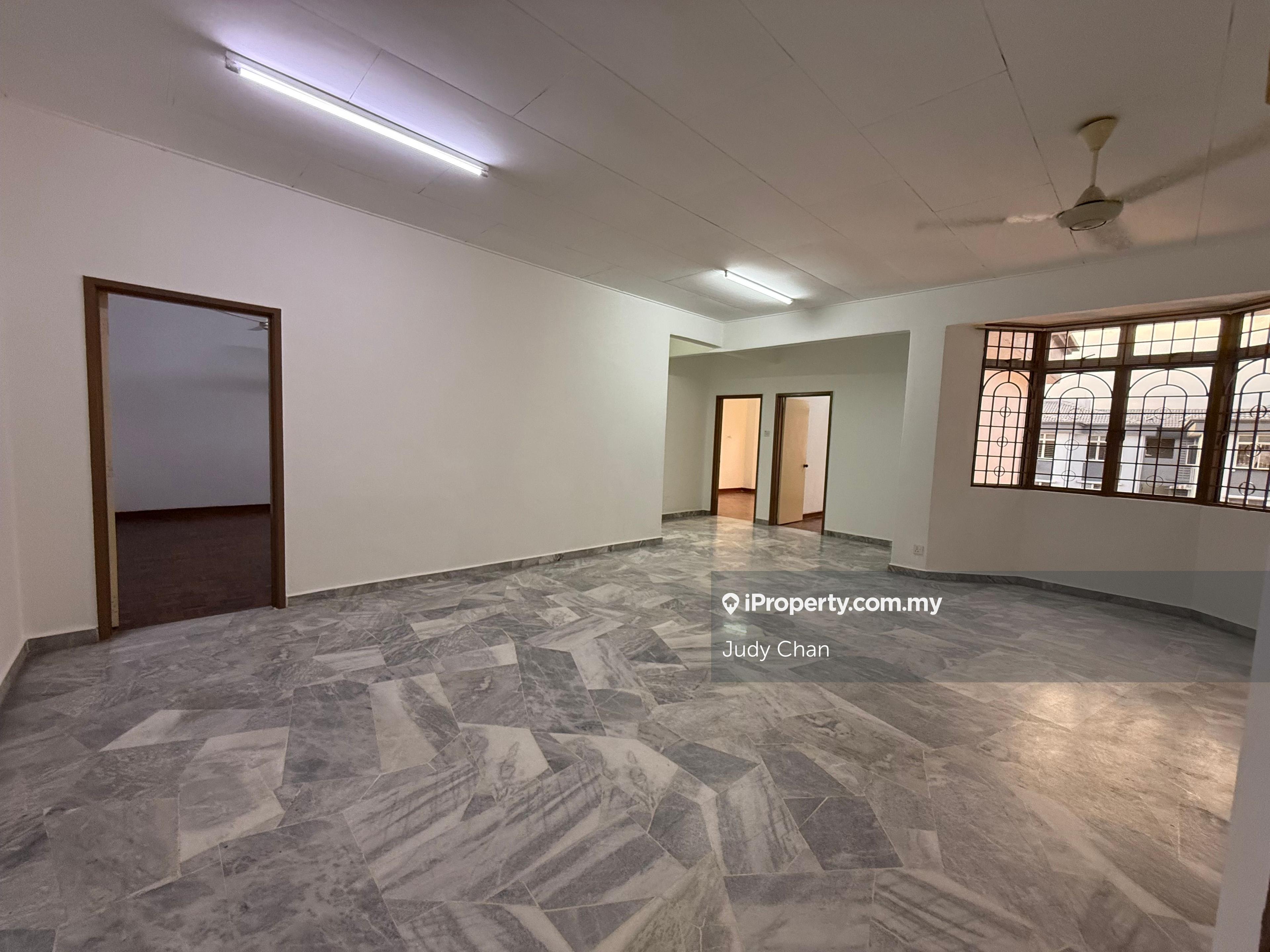 Goodyear Court 10 3r2b Bu1100 