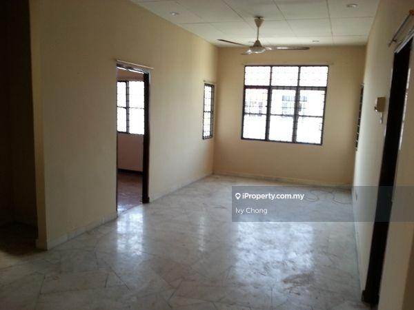 Sri Ara, Ara Damansara, Second Floor Apartment. Nearby Schools.