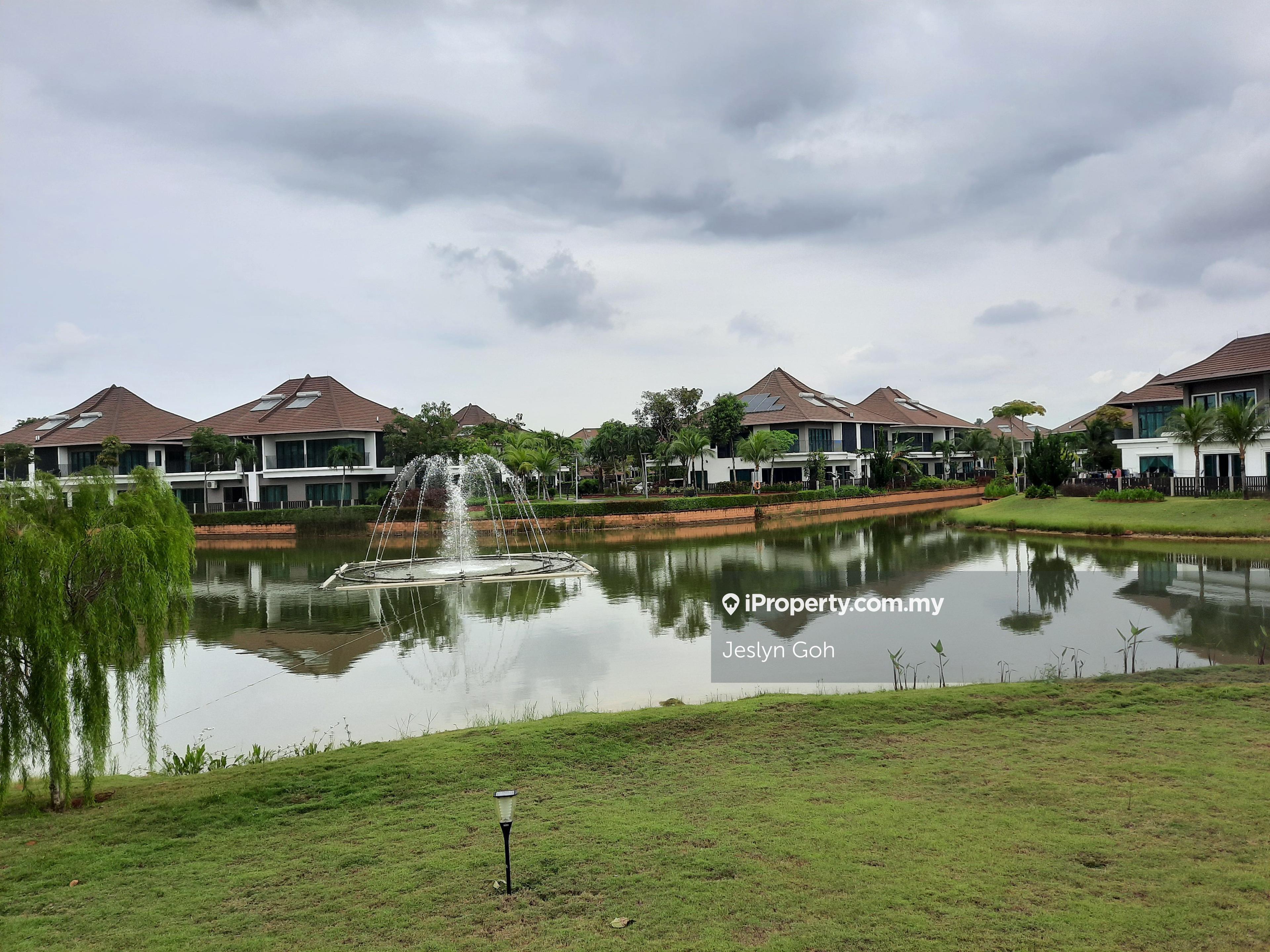 Island concept Semi-D house for Sale