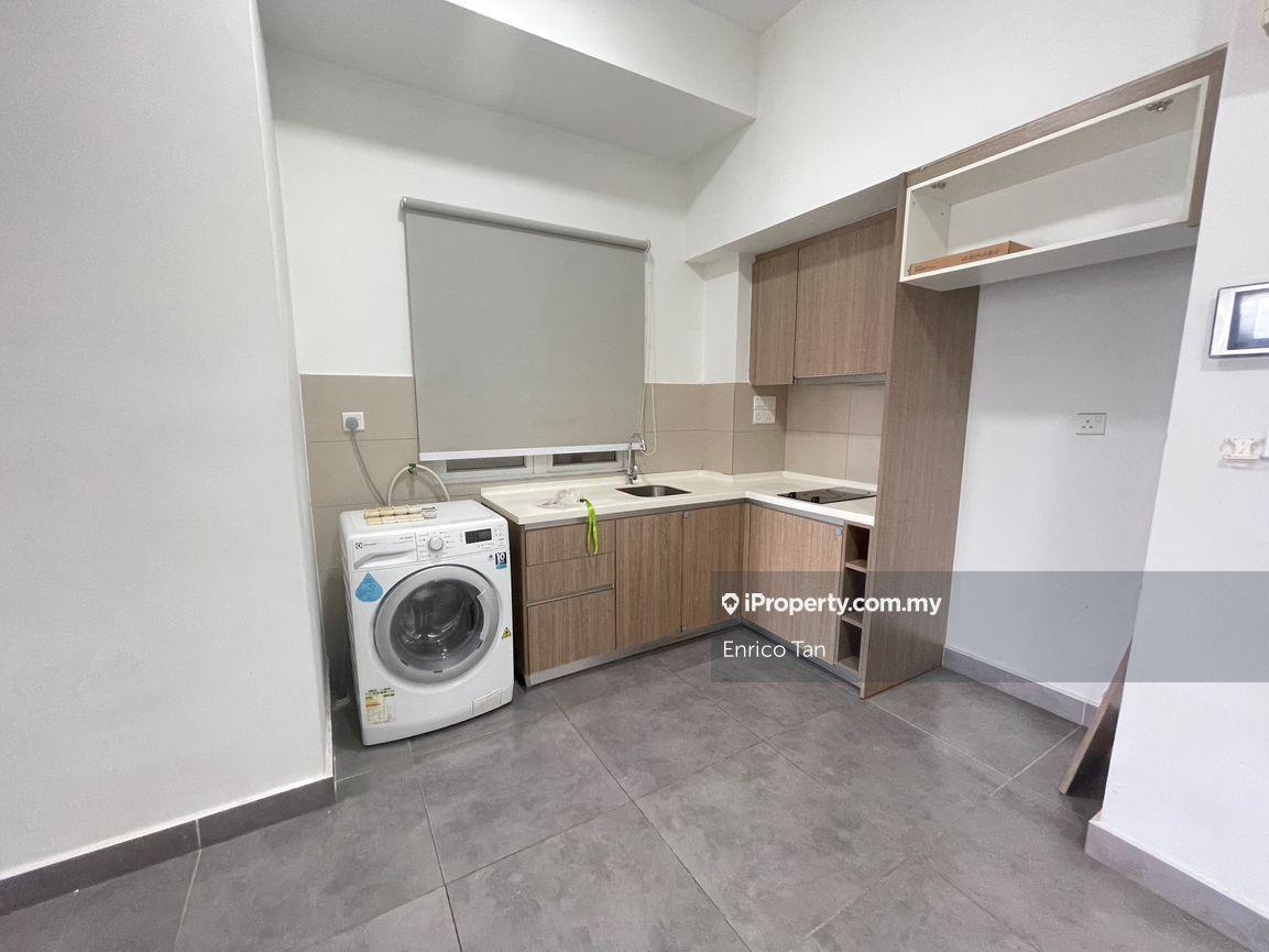 Below market value! Sentrio pandan condo 