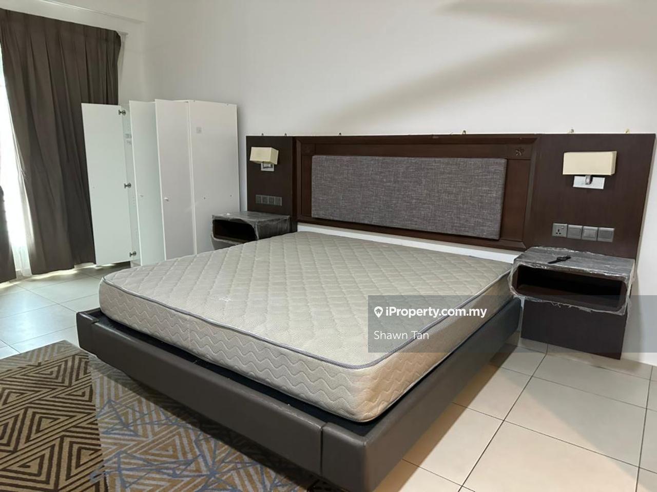 Newly released unit, ready to move in