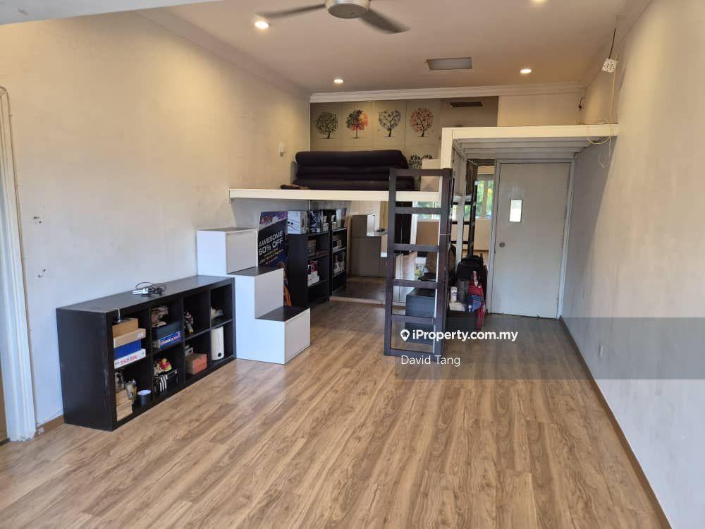 Renovated Unit With Well Maintained.