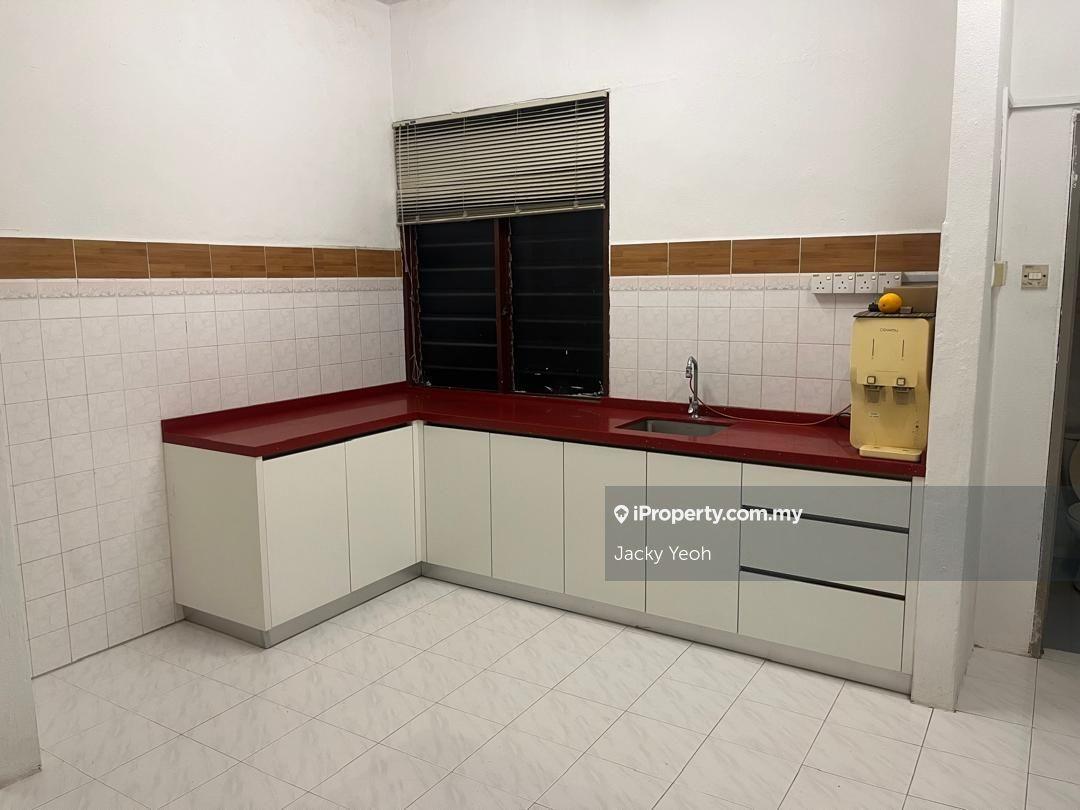 Halaman Sentosa Rare Low Density Apartment in Minden Heights