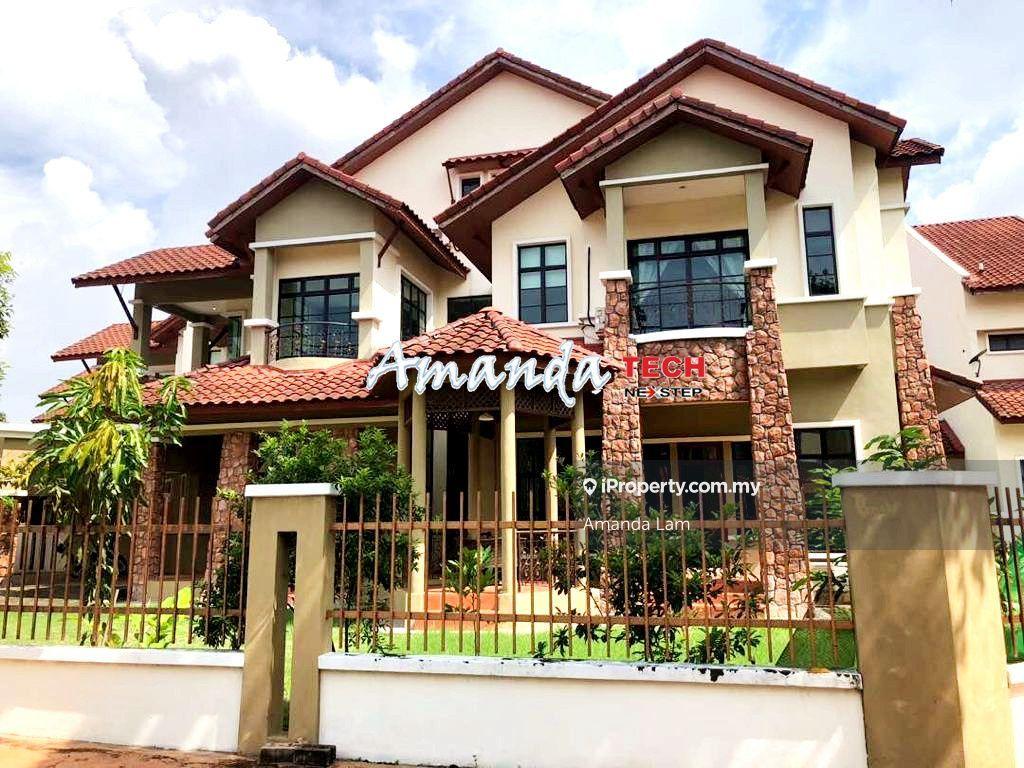 D'Residence, A Gated n Guarded Sea-Side Corner House for Sale