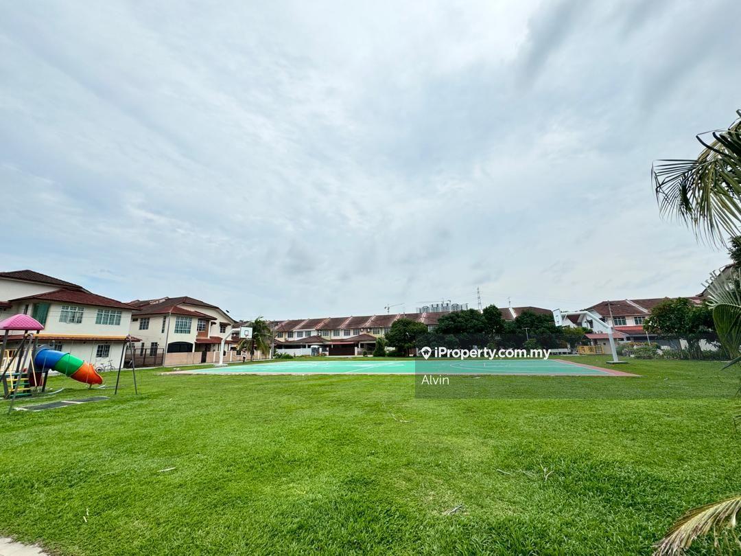 Facing Padang  Double Storey Taman Semabok Perdana
