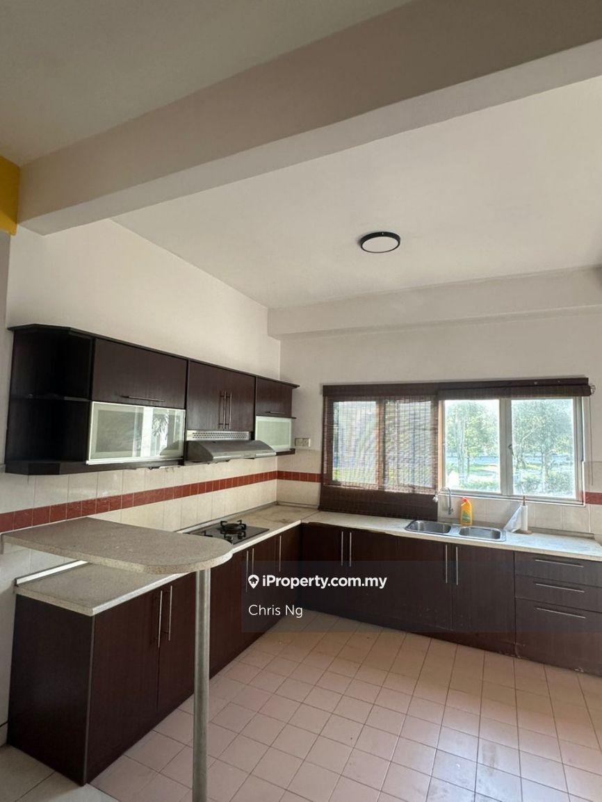 Partial Furnished Lakes Condominium Kota Kemuning Shah Alam 