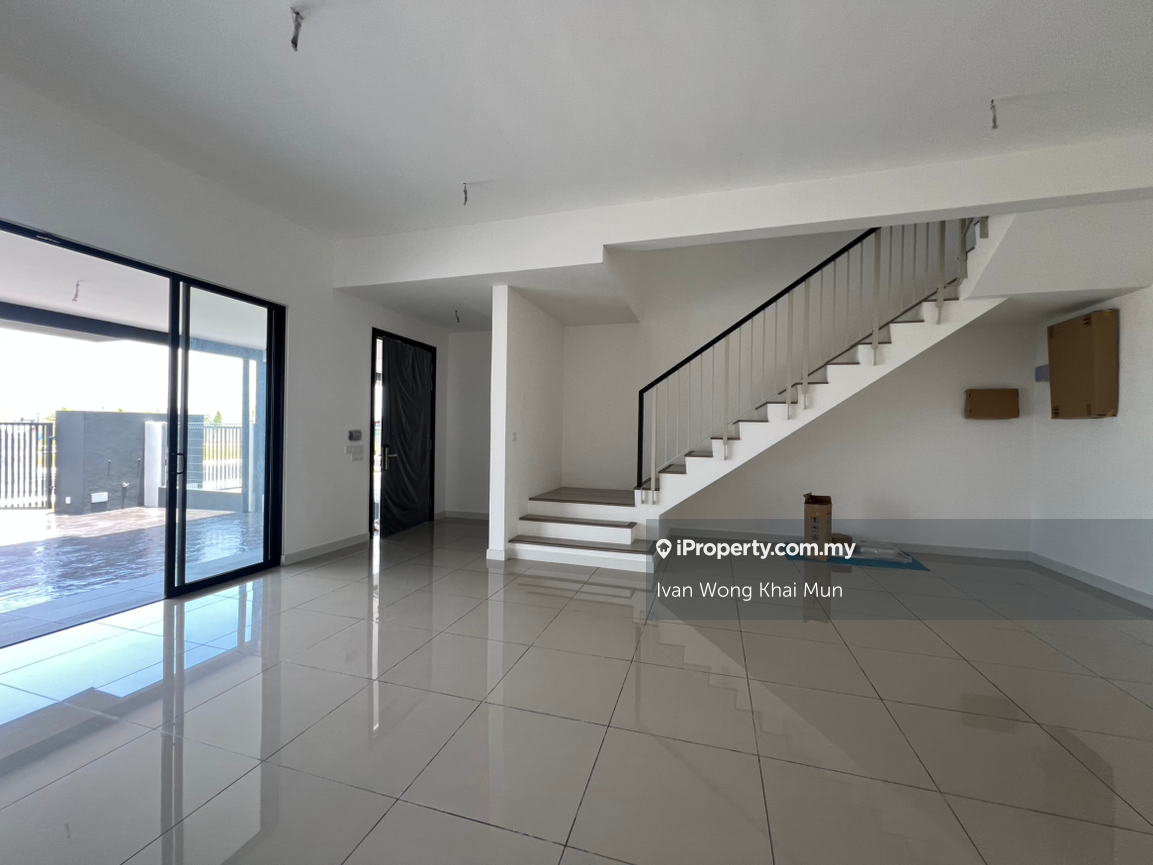 Bandar bukit raja phase nadira 3 2 sty for sell !!