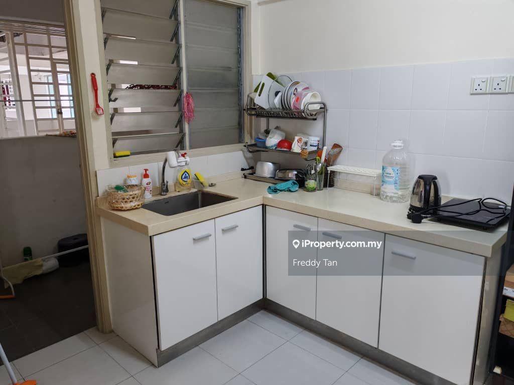 Centrio avenue un-furnished 1-car park