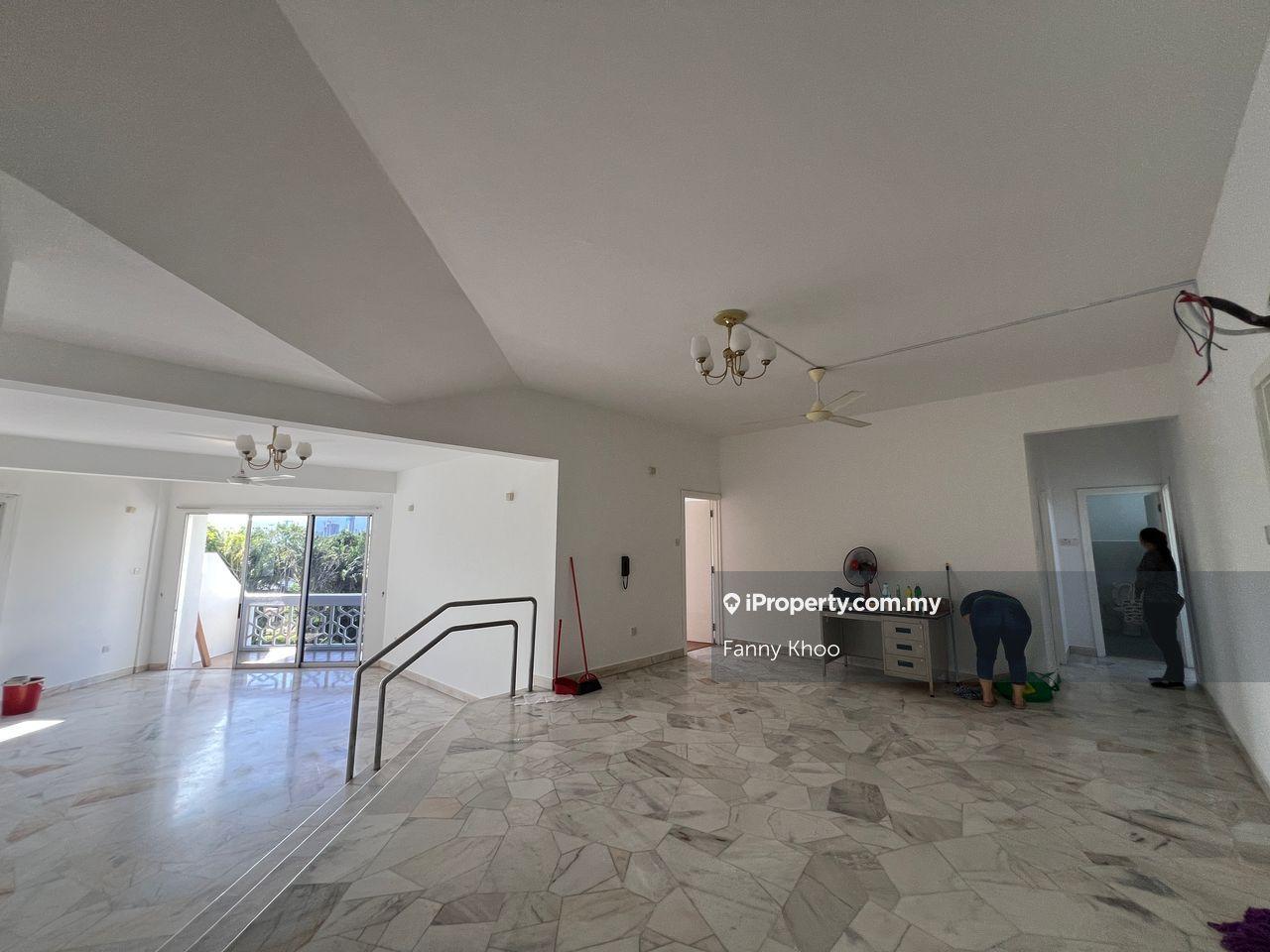 Colonnade condominium 