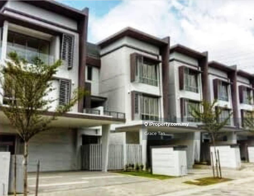 Resort Style 3-Storey Superlink house with Multiple Security 