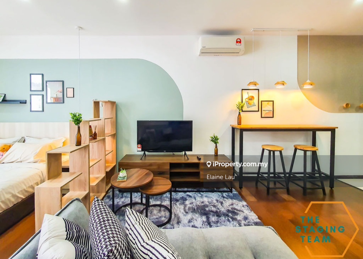 Queensville Condominium for Rent