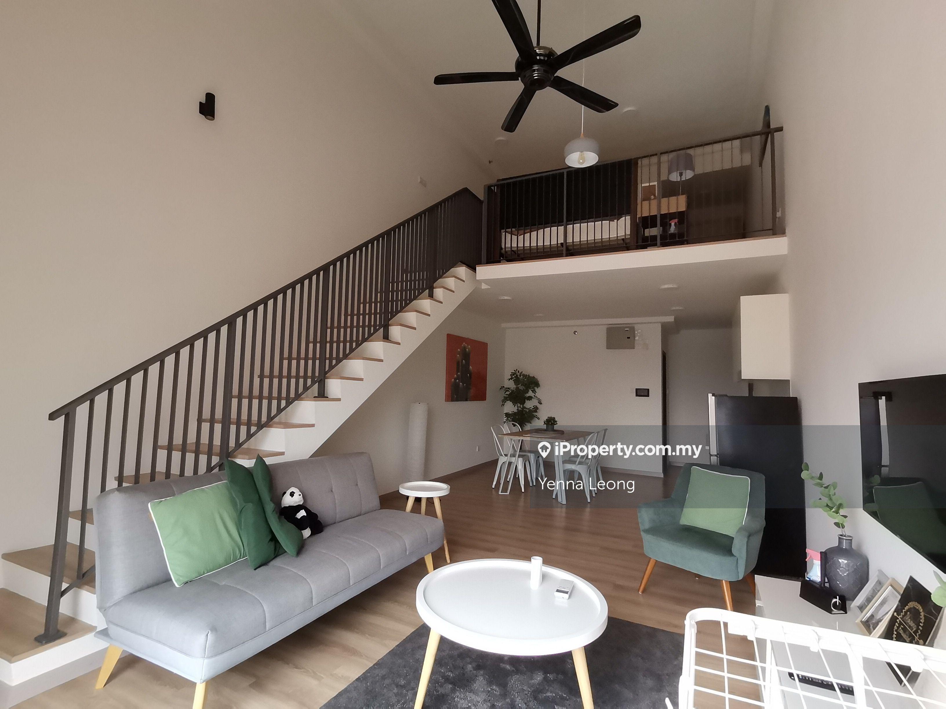 Fully furnished duplex available early August.