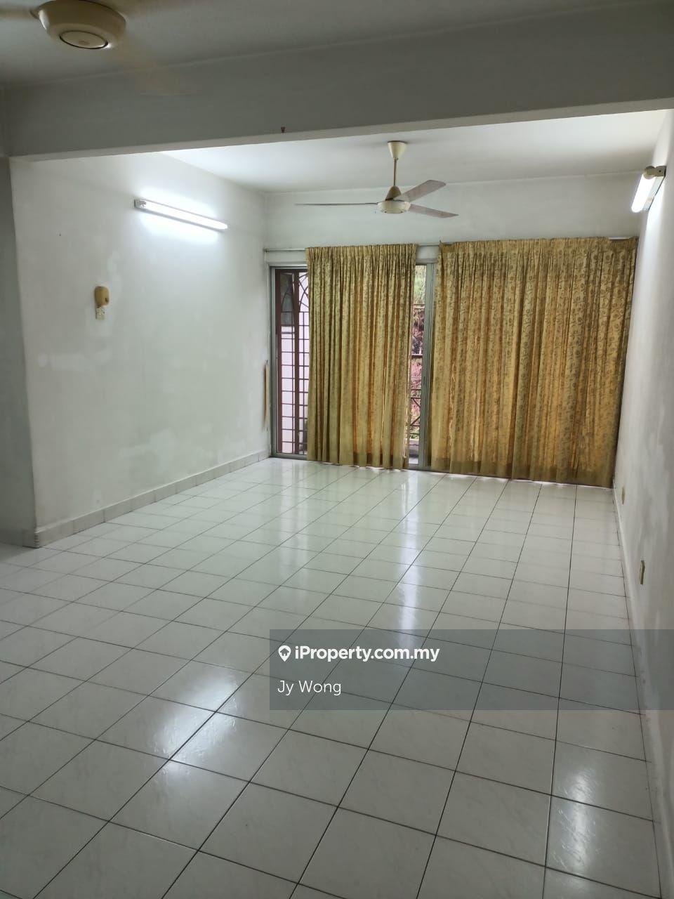 1st & 2nd Floor, Freehold, Kitchen Cabinet