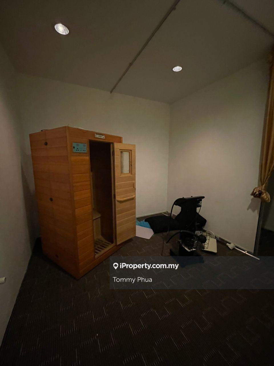 Permas Mall Ground Floor beauty saloon & Massage shop rent 2200