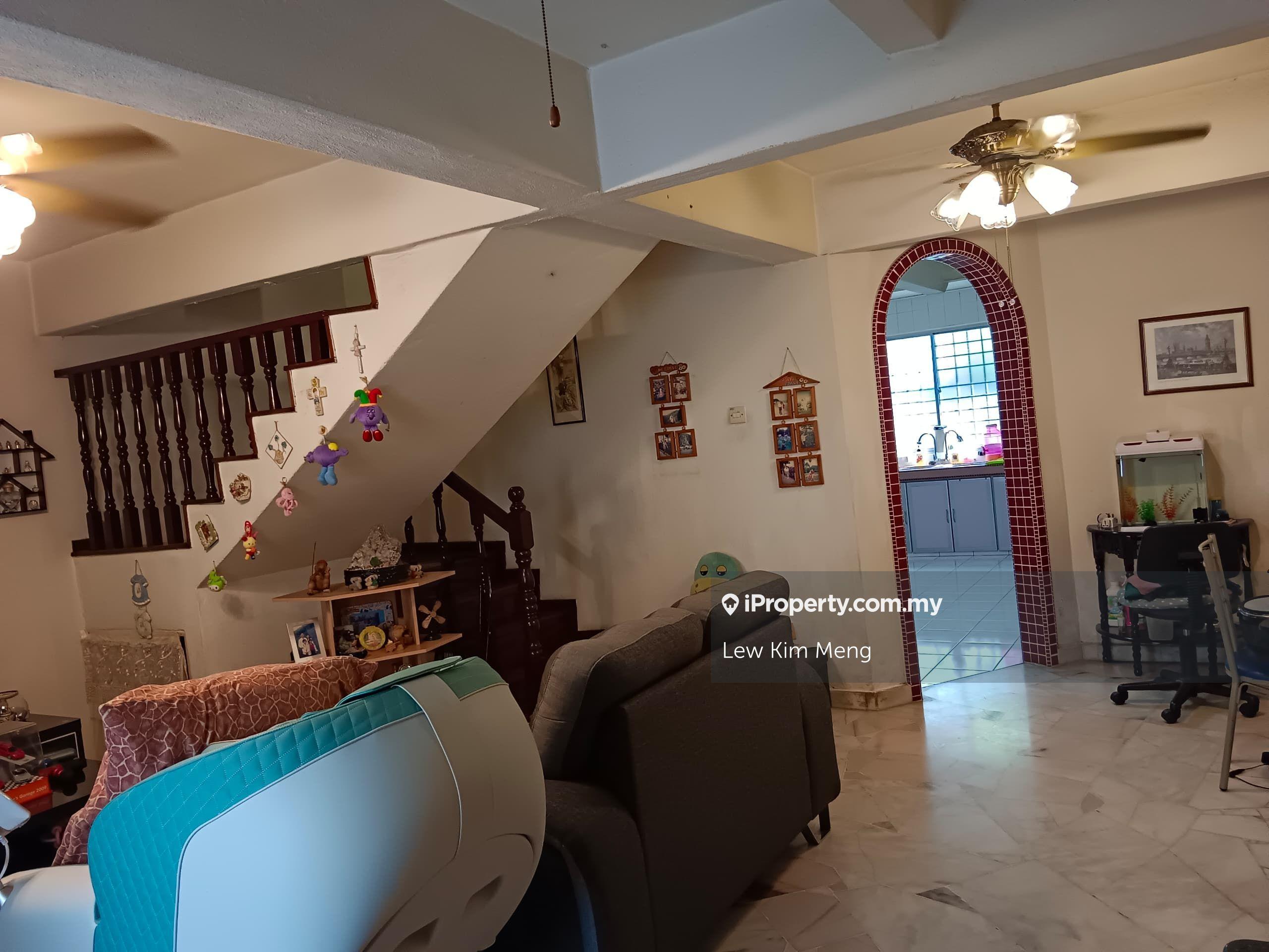 Renovated & Extended / Bandar Menjalara 2sty, Kepong