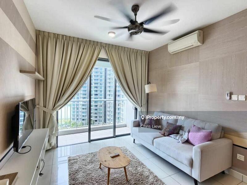 Teega Suites @ Puteri Harbour well kept nice unit with pool & sea view