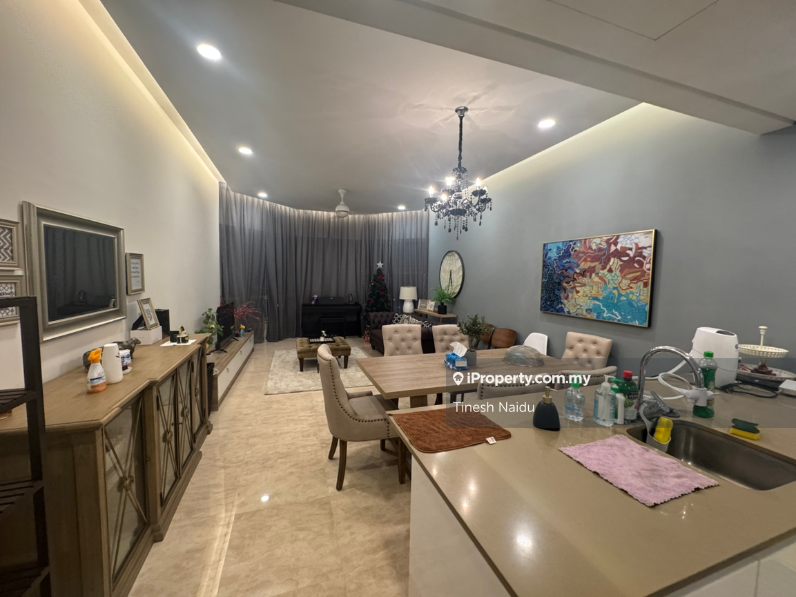 Fully furnish unit
