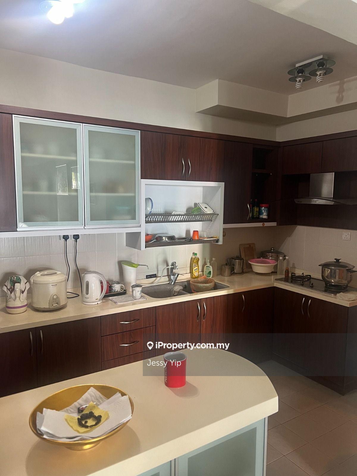 Suriamas Corner Biggest type 4 rooms can Full Loan