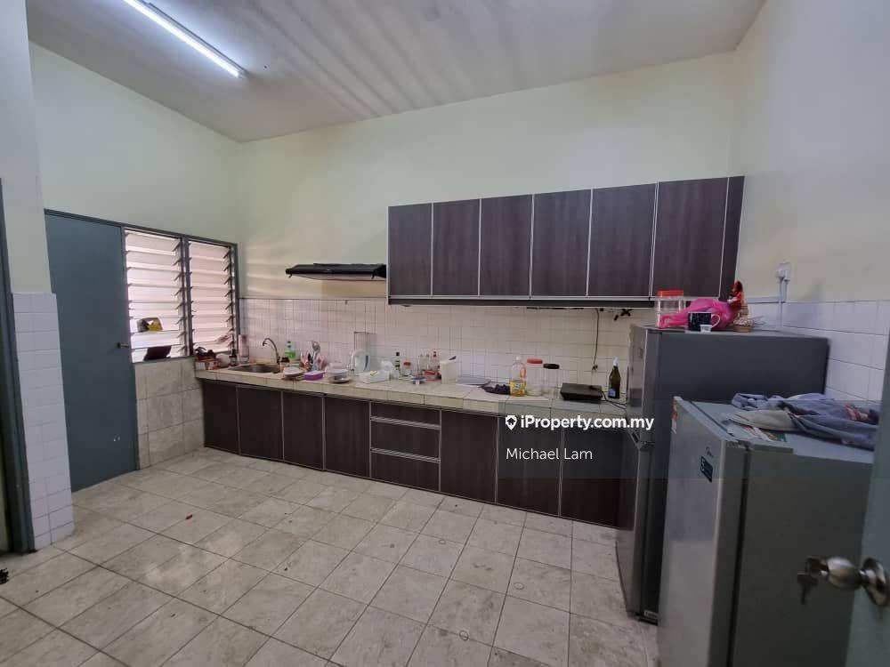 Terrace house for Sale