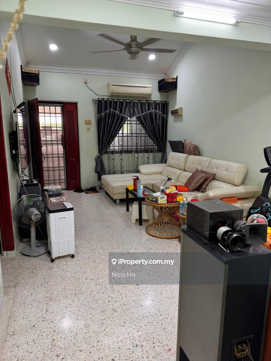 Taman Molek Single-Storey Terrace House for sale 