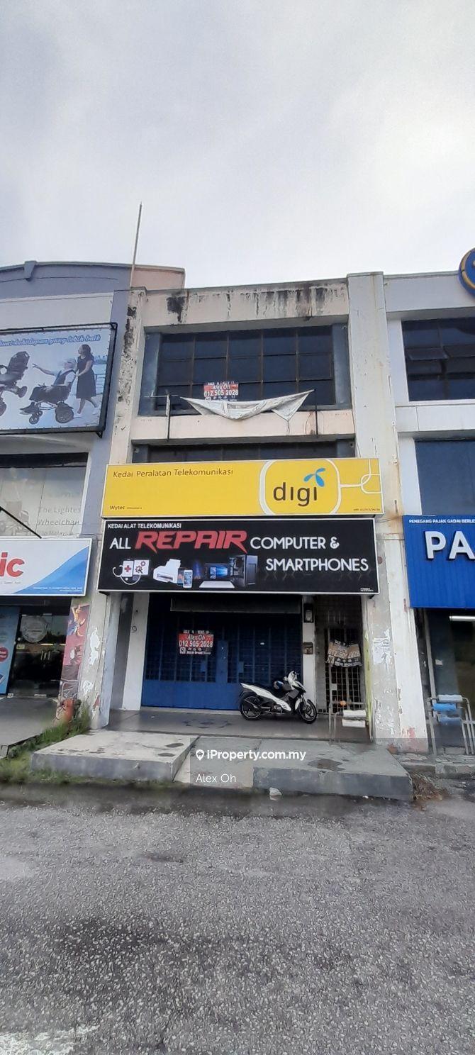Ipoh Pengkalan Station 18 triple storey shop for Sale