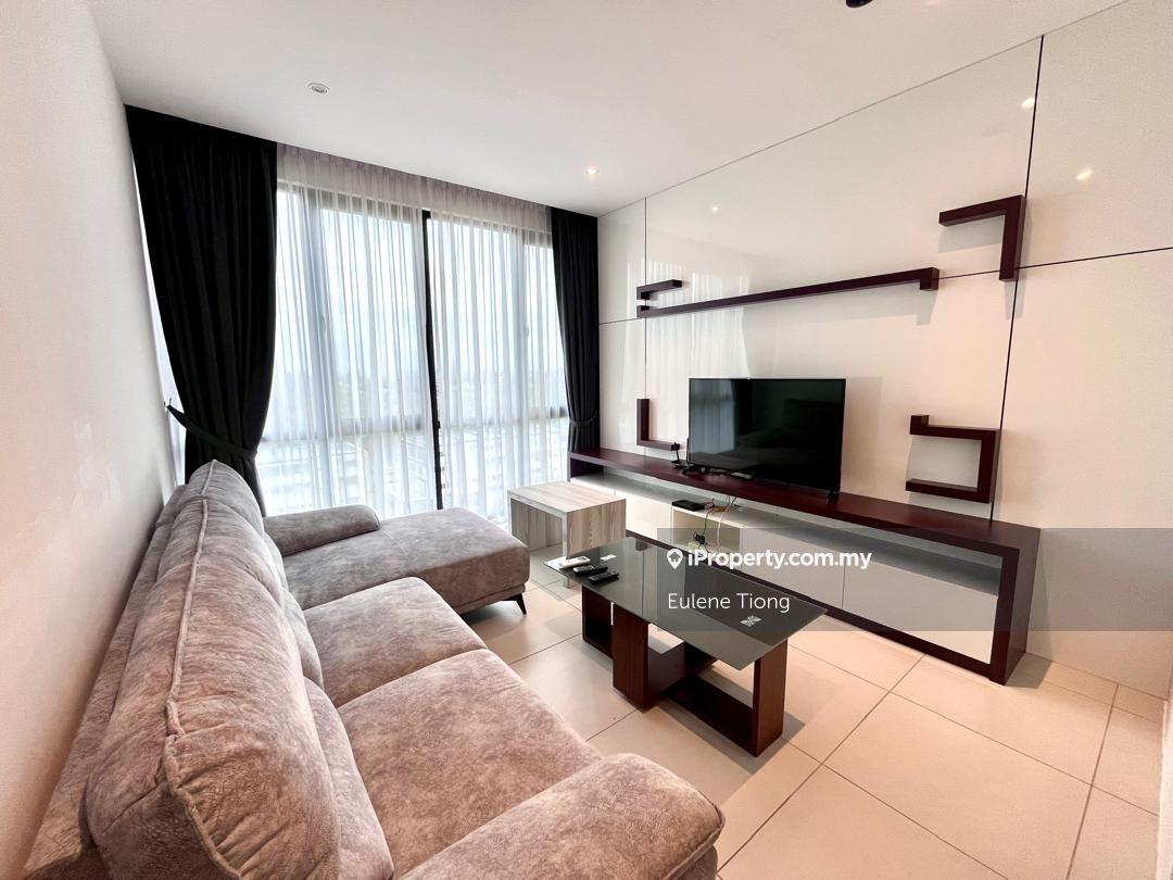 Royal Richmond Gold Condominium - Green Height 