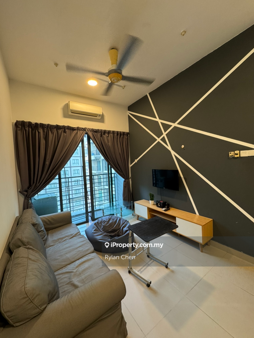 Dpulze 1 Bedroom Studio with Balcony For Rent on top of Mall, CBD 