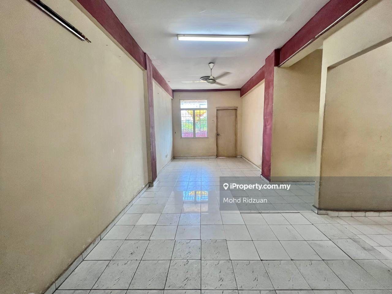 Lower Floor Pangsapuri Cheras Utama, Cheras Selangor For Sale