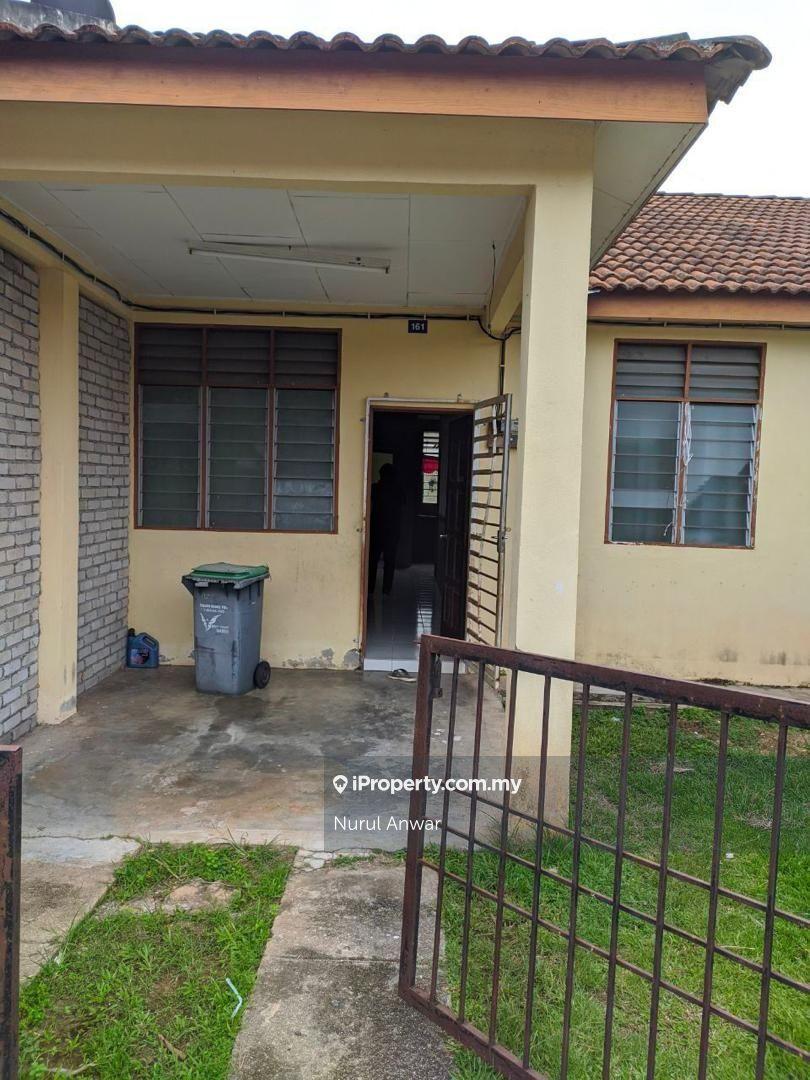 Harga Runtuh. Teres Setingkat Taman Puteri Lagenda, Gurun,